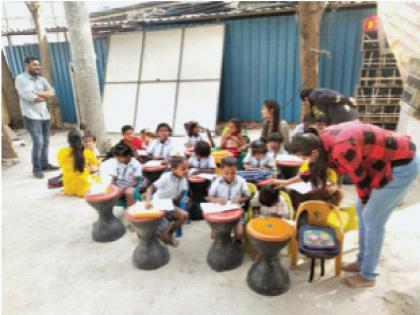 ... and she said, I want to learn too! 'Happy school' fills the streets for them | ...आणि ती म्हणाली, मलाही शिकायचेय! त्यांच्यासाठी रस्त्यावर भरते  ‘हॅप्पीवाली पाठशाळा’