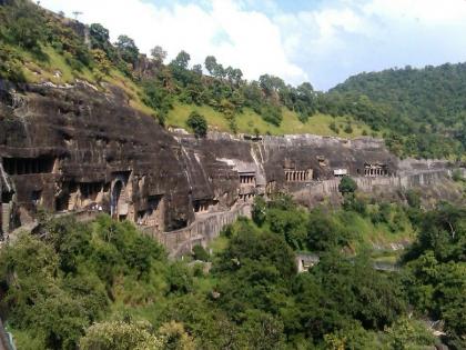 Corona trap for tourism in Ajanta Caves; The hammer on the livelihood of 500 families | अजिंठा लेणीतील पर्यटनाला कोरोनाचा फास; ५०० कुटुंबांच्या रोजीरोटीवर गदा