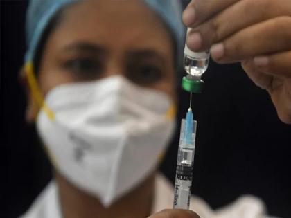 Corona Vaccine: 28% health workers absent on the ninth day of vaccination | Corona Vaccine: लसीकरणाच्या नवव्या दिवशी २८% आराेग्य कर्मचारी गैरहजर