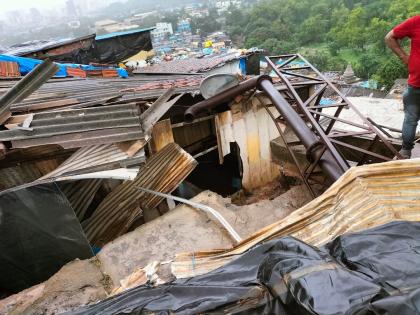 Collapse of houses due to bursting of water tank; Elderly woman injured | पाण्याची टाकी फुटून घरांची पडझड; वृद्ध महिला जखमी