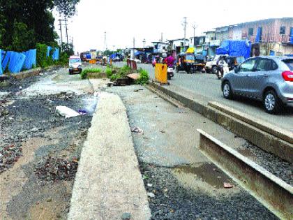 Work on Kalyan-Badlapur state highway slow; Obstruction of encroachment of government offices | कल्याण-बदलापूर राज्य महामार्गाचे काम संथगतीने; सरकारी कार्यालयांच्या अतिक्रमणाचा अडथळा