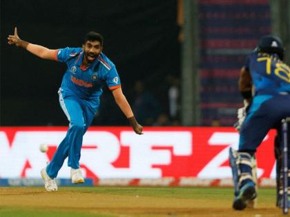 IND vs SL No one like Shami! But jasprit bumrah is the only indian bowler to take wicket on 1st ball of innings in world cup | शमी जैसा कोई नहीं! पण बुमराहचा 1 बळी अन् महाविक्रम; भारताच्या मातब्बरांनाही जमला नाही असा पराक्रम