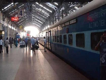 Unlock: Four more trains will run on Central Railway and three more on Western Railway | Unlock: मध्य रेल्वेवर आणखी चार तर पश्चिम रेल्वेवर तीन विशेष गाड्या चालवणार