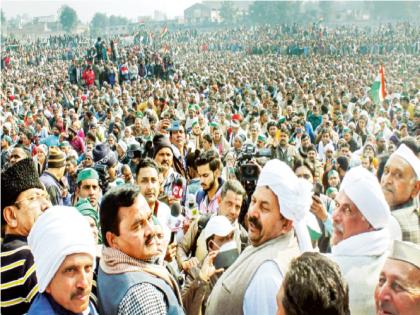 ‘Whether you want to stay or not, you decide’; Crowds on the border again after emotional appeal! | ‘टिकैत हवे की डकैत, तुम्हीच ठरवा’; भावनिक आवाहनानंतर सीमांवर पुन्हा गर्दी!