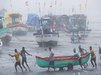 Tauktae Cyclone 7 killed in Gujarat; Huge damage in many districts thousands of villages in darkness | Tauktae Cyclone: गुजरातमध्ये ७ मृत्युमुखी; अनेक जिल्ह्यांमध्ये प्रचंड नुकसान, हजारो गावे अंधारात