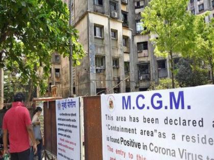 The number of sealed buildings is increasing; Municipal efforts to prevent corona outbreaks | सीलबंद इमारतींचा आकडा वाढतोय; कोरोनाचा प्रार्दुभाव रोखण्यासाठी पालिकेचा प्रयत्न