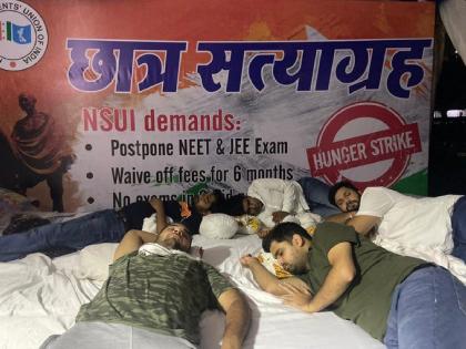 Well, postpone JEE; NSUI's indefinite fast in Delhi | नीट, जेईई स्थगित करा; दिल्लीत ‘एनएसयूआय’चे बेमुदत उपोषण