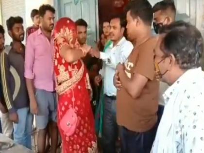 Young Man Arrived As A Bride To Meet His Girlfriend at UP | खांद्यावर पर्स अन् पायात सँडल, नवरी निघाली नटून; घुंघट काढताच सगळेच गेले चक्रावून, ऐका ही भानगड