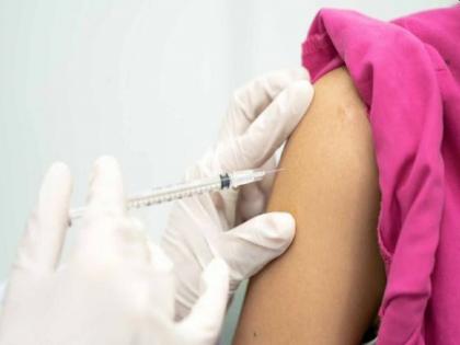 Finally, on the fourth day, 92% of health workers were vaccinated; Most vaccinations are in Rajawadi | अखेर चौथ्या दिवशी ९२ टक्के आरोग्य कर्मचाऱ्यांना लस; सर्वाधिक लसीकरण राजावाडीत