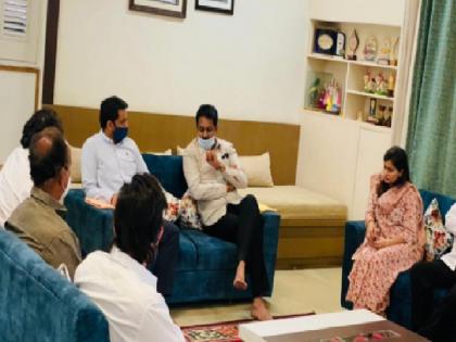 Parth Pawar meets BJP leader Harshvardhan Patil who is a staunch opponent of Ajit Pawar | पार्थनं घेतली अजित पवारांचे कट्टर विरोधक असलेल्या भाजपा नेत्याची भेट; अनेकांच्या भूवया उंचावल्या