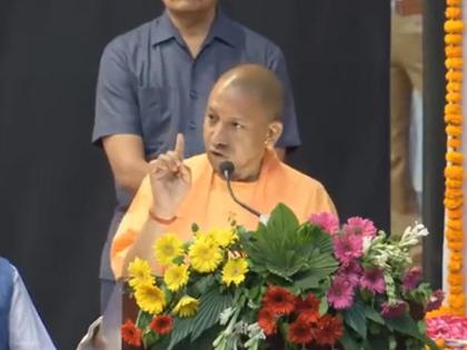 CM Yogi Adityanath says Ramnavami violence in many states but not in up  | रामनवमीच्या दिवशी मध्य प्रदेशपासून बंगालपर्यंत हिंसाचार, यूपीत शांतता; CM योगींनी सांगितलं कारण