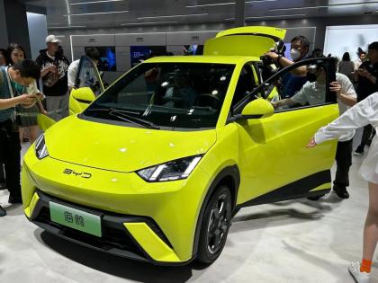 New electric car byd seagull launched, priced under rs10 lakh; Received more than 10 thousand bookings in 24 hours | आली नवी इलेक्ट्रिक कार, किंमत ₹10 लाखहून कमी; 24 तासांत मिळाली 10 हजारहून अधिक बुकिंग