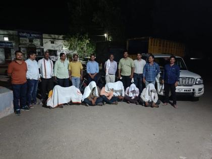 The Ekka Badshah game in Saidapur area was disrupted 7 in custody; worth 10 lakhs seized including Four-wheeler, two-wheeler | सैदापूर शिवारातील ‘एक्का बादशाह’ची महफिल उधळली; ७ अटकेत; चारचाकी, दुचाकीसह १० लाखांचा मुद्देमाल जप्त