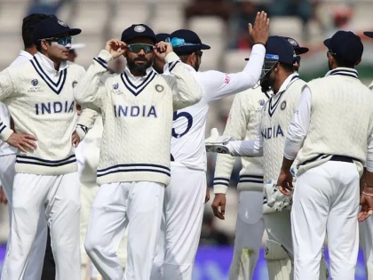Two Indian cricketers tested corona positive before india vs england series | इंग्लंडविरुद्धच्या मालिकेपूर्वीच टीम इंडियाचं टेन्शन वाढलं, दोन खेळाडू कोरोना पॉझिटिव्ह