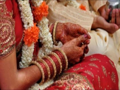 Assam's Child Brides in Big Trouble; Accused of taking away her husband at two o'clock AM; Opposition grew | आसामच्या बालवधू मोठ्या संकटात; रात्री दोन वाजता पतीला घेऊन गेल्याचा आरोप; विरोध वाढला