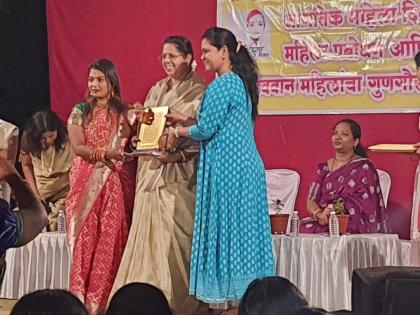 Shital Gore of Jeevanvidya Mission felicitated with certificate and badge on behalf of Saheb Pratishthan, Gorai Institute | जीवनविद्या मिशनच्या शितल गोरे यांचा साहेब प्रतिष्ठान, गोराई संस्थेच्या वतीने मानपत्र आणि सन्माचिन्ह देऊन सत्कार