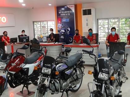 Two Wheeler Sales Heros throne in danger Selling bike and scooter brand hero motocorp vs honda motorcycle and scooters | Two Wheeler Sales: Heroचं सिंहासन धोक्यात! या कंपनीनं केला मोठा चमत्कार, लोक पडले Bikes च्या प्रेमात