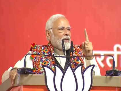 pm modi in badwani attacks on rahul gandhi says Congress will also promise a golden palace for power | काँग्रेस सत्तेसाठी सोन्याचा महाल देण्याचंही आश्वासन देईल; सोनं कोणतं? बटाट्याचं? PM मोदींचा निशाणा