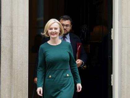 Liz Truss: Why British Prime Minister Liz truss resigned within 45 days know about the inside story behind the resignation | Liz Truss : ब्रिटनच्या पंतप्रधान लिझ यांनी 45 दिवसांतच का दिला राजीनामा? अशी आहे राजीनाम्यामागची Inside Story