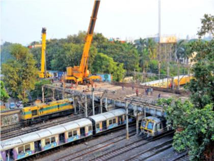 Megablock today, stay at home; Demolition of Karnak flyover will affect Central Railway traffic | आज मेगाब्लॉक, घरीच थांबा;  कर्नाक उड्डाणपूल पाडकामामुळे मध्य रेल्वेच्या वाहतुकीवर होणार परिणाम