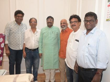 Manachi, an organization of writers representatives met Culture Minister Sudhir Mungantiwar for some demands | लेखकांच्या मागण्यांसाठी 'मानाचि' शासन दरबारी; प्रतिनिधींनी घेतली सांस्कृतिक मंत्री सुधीर मुनगंटीवार यांची भेट