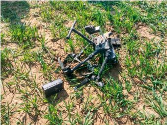 pakistan drone shot down by BSF personnel; 6 kg stock of narcotics seized | नापाक ड्रोन बीएसएफ जवानांनी पाडले; ६ किलो नार्कोटिक्सचा साठा जप्त 