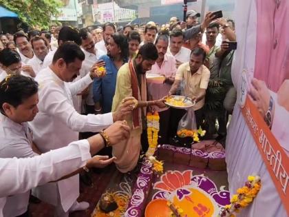 Bhoomipujan of road works at Padmanagar in Bhiwandi by Union Minister of State | भिवंडीतील पद्मानगर येथील रस्त्याच्याकामांचे केंद्रीय राज्यमंत्र्यांच्या हस्ते भूमिपूजन