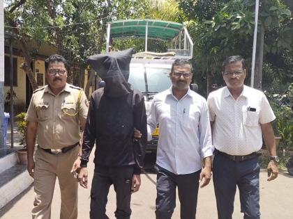 He kept the status with four koyats; As soon as it went viral on social media, the police arrested him | चार कोयत्यासह त्याने ठेवला स्टेटस; सोशल मिडियावर व्हायरल होताच पोलिसांनी केली त्याला अटक अन्...