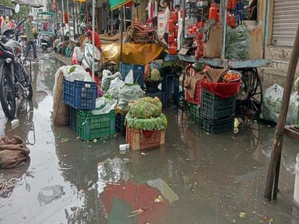 Heavy rain in Sangli, Miraj; Drought areas are dry | सांगली, मिरजेत पावसाच्या जोरदार सरी;  दुष्काळी भाग कोरडा