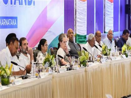 India alliance to meet President today A delegation of MPs from 21 parties will go | ‘इंडिया’ आघाडी आज राष्ट्रपतींची भेट घेणार; २१ पक्षांच्या खासदारांचे शिष्टमंडळ जाणार