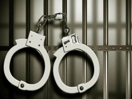 Execution of a gang who produced forged documents for bail in court; 13 arrested | न्यायालयात जामीनासाठी बनावट कागदपत्रे तयार करणाऱ्या टोळीचा पदाफार्श; १३ जणांना अटक