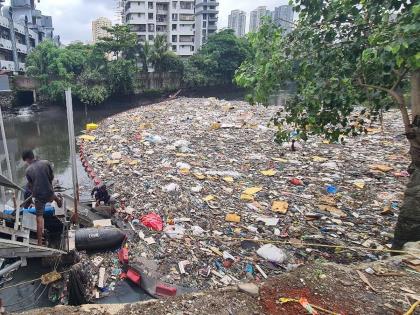 Garbage is being removed from rivers and canals at eight places in Mumbai by Trash Boom | मुंबईतील आठ ठिकाणी नदी-नाल्यांमधून 'ट्रॅश बूम' द्वारे बाहेर काढला जातोय कचरा