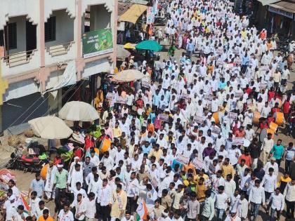 On behalf of NCP, a march was held at District Kacheri, demanding to declare wet drought | राष्ट्रवादी काँग्रेसच्या वतीने जिल्हा कचेरीवर धडकला मोर्चा, ओला दुष्काळ जाहीर करण्याची मागणी 