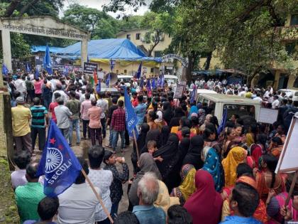 RPI Secular march on Tehsil Office in bhiwandi against incident in Jalore at Rajasthan | राजस्थानातील जालोर येथील घटनेच्या निषेधार्थ आरपीआय सेक्युलरचा तहसील कार्यालयावर मोर्चा 