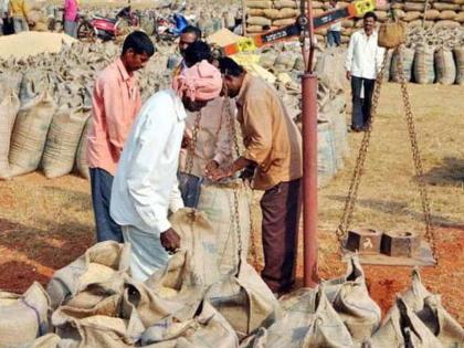 Paddy purchase of 142 crore rupees and payment of 58 crore rupees 18 thousand 423 farmers sold paddy | १४२ कोटी रुपयांची धान खरेदी अन् ५८ कोटी रुपयांचे चुकारे! १८ हजार ४२३ शेतकऱ्यांनी केली धानाची विक्री