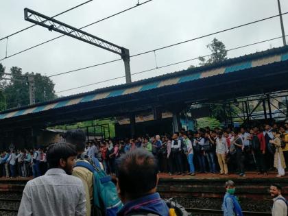 Schedule delayed due to point failure on Badlapur railway line | मध्य रेल्वे कोलमडली, पावसाचा फटका! बदलापूर रेल्वे मार्गावर पॉईंट फेल झाल्यानं वाहतूक विस्कळीत