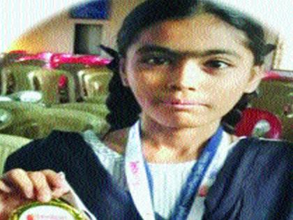  Out of school 'Alfia' made record | शाळाबाह्य ‘अल्फीया’ने केले संधीचे सोने