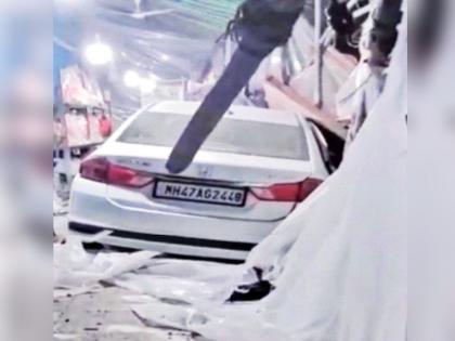 A car entered the Durga Murti stall Accident at Borivali West | दुर्गा मूर्ती स्टॉलमध्ये कार घुसली अन्...; बोरीवली पश्चिम येथे अपघात