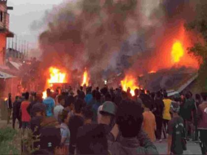 Violence erupts again in Manipur, 30 houses-shops burnt in Moreh district; Firing on security forces too | मणिपूरमध्ये पुन्हा हिंसाचार भडकला, मोरेह जिल्ह्यात 30 घरं-दुकानं जाळली; सुरक्षा दलांवरही गोळीबार