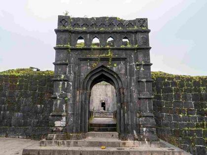 Raigad will be made a tourism destination | रायगडला बनविणार टूरिझम डेस्टिनेशन