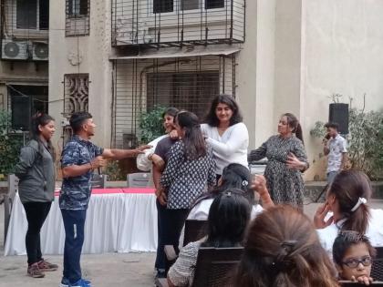 Self defense lessons were given to women on the occasion of Women's Day | महिला दिनाचे औचित्य साधून महिलांना देण्यात आले स्वसंरक्षणाचे धडे 