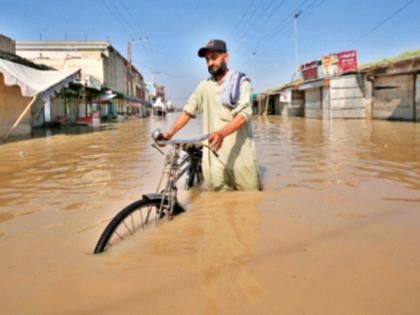 Why flood devastated Pakistan One third of the land there is currently under water | पाकिस्तानला पुराने का उद्ध्वस्त केले? तेथील एक तृतीयांश जमीन सध्या पाण्याखाली