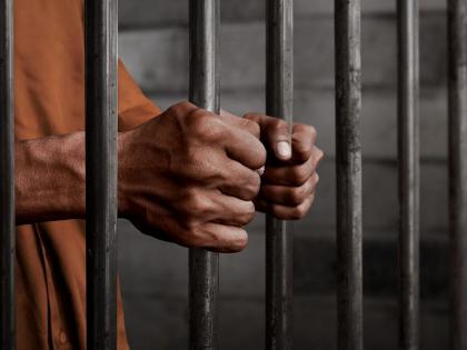 Two criminals sent to Pune and Nashik jails | ठाण्यात दहशत माजविणाऱ्या दोन अट्टल गुन्हेगारांची पुणे आणि नाशिक कारागृहात रवानगी