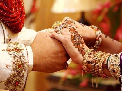 Moment of Akshayya Tritiya, but Corona's sabotage on marriages | अक्षय्य तृतीयेचा मुहूर्त, पण विवाहांवर कोरोनाचे सावट; मंगल कार्यालय चालवणारे व्यावसायिक अडचणीत Moment of Akshayya Tritiya, but Corona's sabotage on marriages | अक्षय्य तृतीयेचा मुहूर्त, पण विवाहांवर कोरोनाचे सावट; मंगल कार्यालय चालवणारे व्यावसायिक अडचणीत