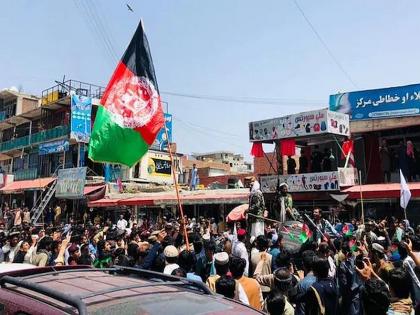 Protest against taliban rule in Afghanistan's kabul and asadabad | तालिबानचा विरोध वाढला; लोक रस्त्यावर, काबुलसह अनेक शहरांत निदर्शने