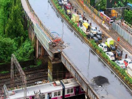 One side of Gokhale bridge will be opened till Diwali Inspection of the construction by the Guardian Minister | गोखले पुलाची एक बाजू दिवाळीपर्यंत सुरू हाेणार! बांधकामाची पालकमंत्र्यांकडून पाहणी