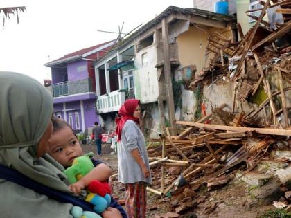 Due to the earthquake, many families on the road; The death toll rises to 268, with 151 still missing | भूकंपामुळे उघड्यावर आला संसार...; मृतांचा आकडा २६८ वर, १५१ अद्यापही बेपत्ता