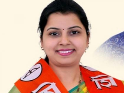 Shiv Sena flag on Niphad Nagar Panchayat; Rupali Randhave Mayor | निफाड नगरपंचायतीवर शिवसेनेचा झेंडा; रूपाली रंधवे यांची नगराध्यक्षपदी निवड