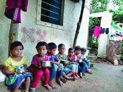 Nutrition closures due to the ankangwadi sevak collision, lactating mothers and malnourished children | अंगणवाडी सेविकांच्या संपामुळे पोषण आहार बंद, स्तनदा माता, कुपोषित बालकांना फटका  