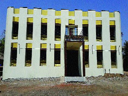  The new administrative building of the Karjat Panchayat Samiti, which runs from three departments, | तीन विभागांची स्थलांतरास टाळाटाळ, कर्जत पंचायत समितीची नवीन प्रशासकीय इमारत